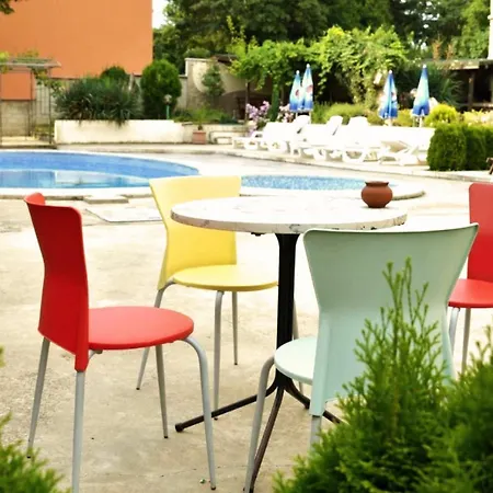 Apartment Seaside Nest For 4 *