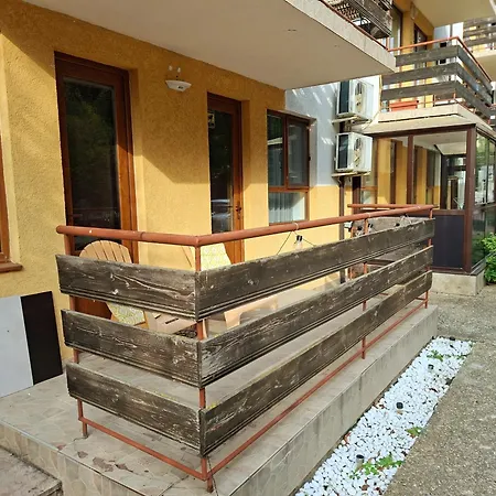 Seaside Nest For 4 Apartment